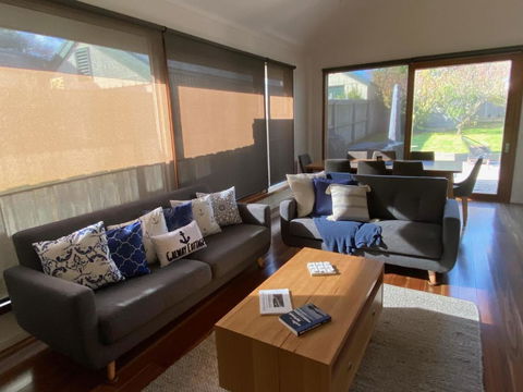 GALWAY COTTAGE - Phillip Island Accommodation 0