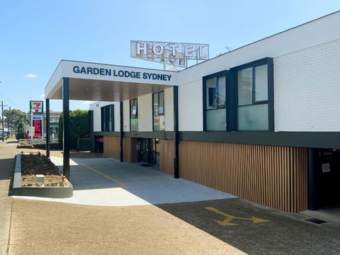 Garden Lodge Sydney Hotel - Phillip Island Accommodation 2