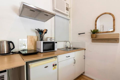 Gawler Townhouses 1C , 1 Queen Bed - Phillip Island Accommodation 4