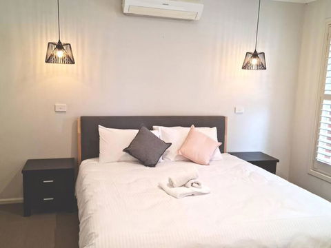 Generous 4 Bedroom Home Close To Park And Shops - Phillip Island Accommodation 0