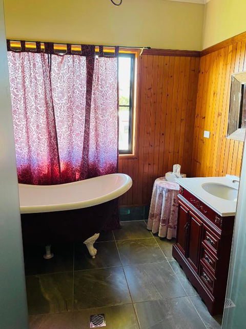 GOLDEN LACE B&B - Phillip Island Accommodation 3