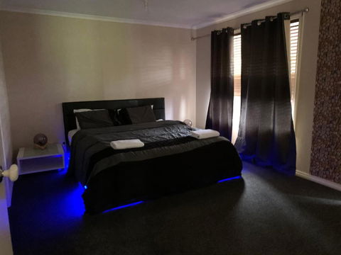 Golf View Charm - Phillip Island Accommodation 3
