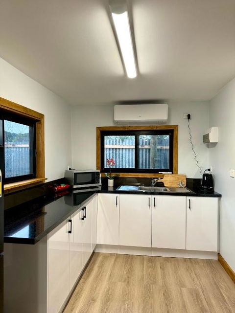 GORGE Chocolates Tiny House - Phillip Island Accommodation 2