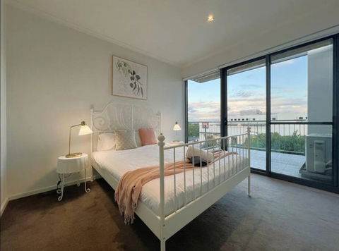 GW24-1 BATH 2 BR At The Glen With FREE Parking And Balcony - Phillip Island Accommodation 0