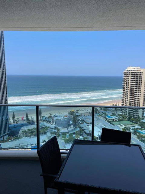 H Luxury Apartment At Surfers Paradise High Floor - Phillip Island Accommodation 3