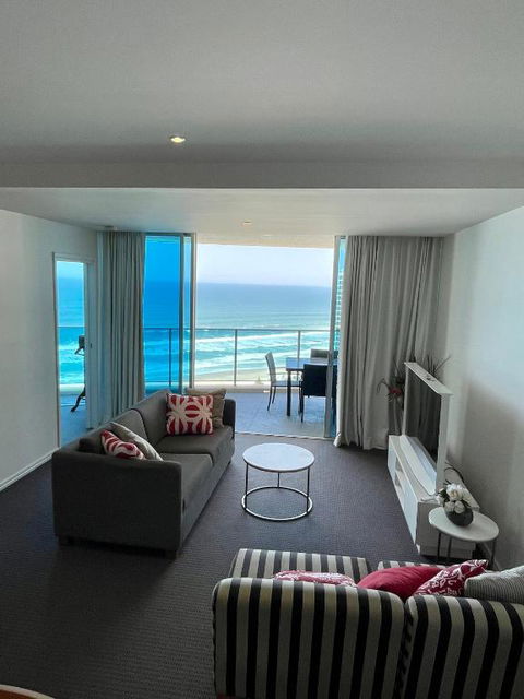 H Luxury Apartment At Surfers Paradise High Floor - Phillip Island Accommodation 4