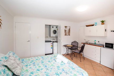 GORGEOUS STUDIO + 100M TO BEACH + POOL - Phillip Island Accommodation 4