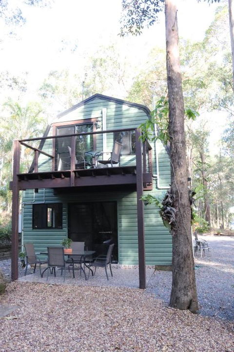 GREEN TREES CHALET Australia Zoo Close By - Phillip Island Accommodation 1