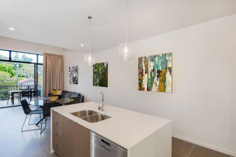 H6B - Round About Bulimba - Phillip Island Accommodation 1
