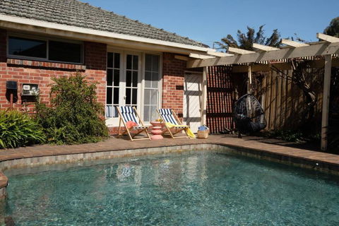 Hampton Spacious House & Pool - Phillip Island Accommodation 2