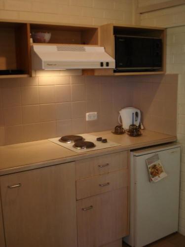 H & D Apartments - Phillip Island Accommodation 1