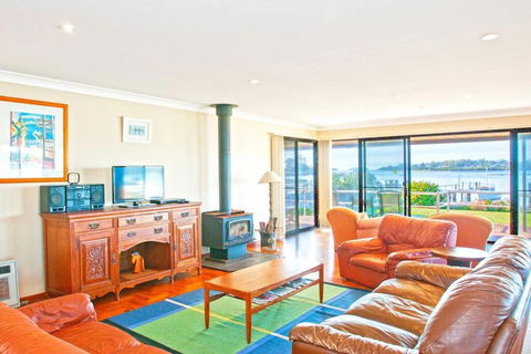 HAIS18G - Riverside Delight - Phillip Island Accommodation 0