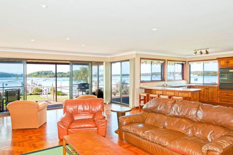HAIS18G - Riverside Delight - Phillip Island Accommodation 1
