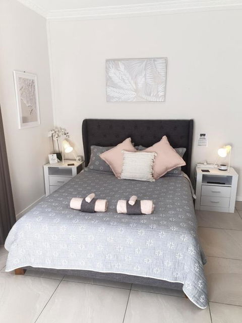 GUESTHOUSE On REGENT Bed & Breakfast - Phillip Island Accommodation 0