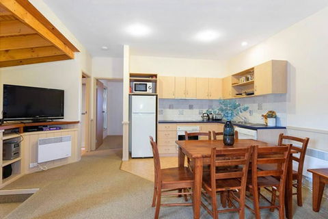 HAY SHED Chalet, Alpine-getaways - Phillip Island Accommodation 1