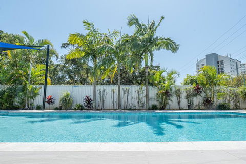 HEART OF BURLEIGH Holiday Villa - Perfect Location With Pools - Phillip Island Accommodation 0