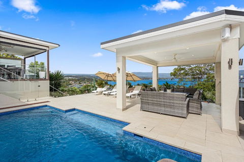 HEATed Pool, Lake & Beach, Luxury 5 B/R House - Phillip Island Accommodation 0