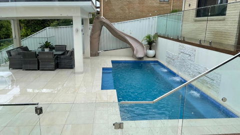 HEATed Pool, Lake & Beach, Luxury 5 B/R House - Phillip Island Accommodation 2