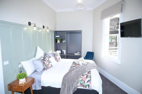 Holbrook Hotel - Phillip Island Accommodation 0