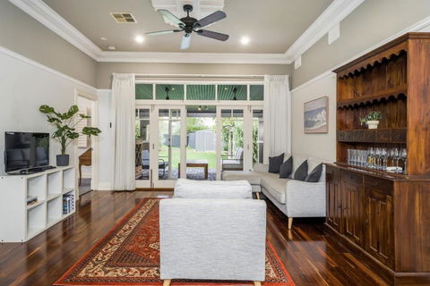 Incredible 3-Bed Renovated Home With Huge Garden - Phillip Island Accommodation 0