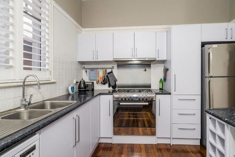 Incredible 3-Bed Renovated Home With Huge Garden - Phillip Island Accommodation 2