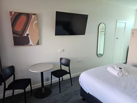 International Hotel Motel - Phillip Island Accommodation 1