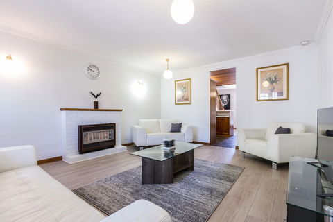 Adelaide Style Accommodation-Getaway In North Adelaide- Close To City - Phillip Island Accommodation 0