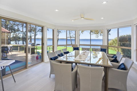 Adrift Retreat - St Georges Basin Waterfront Home - Phillip Island Accommodation 2