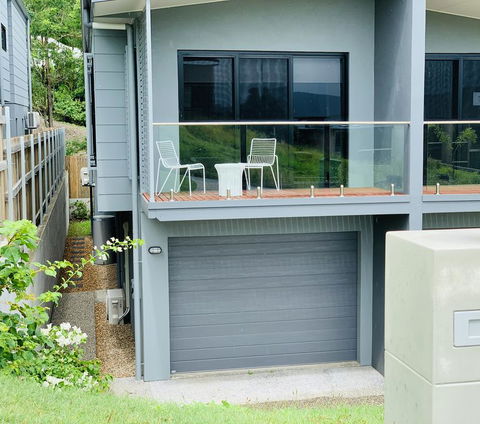 AIRLIE BEACH Delight. Hop, Skip Jump To Everything - Phillip Island Accommodation 1