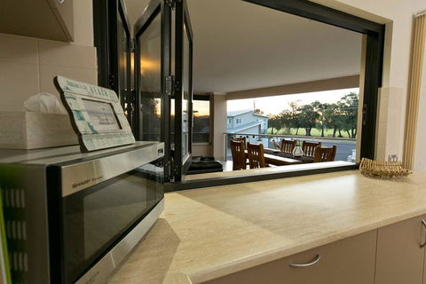 Alcedonia Retreat - Phillip Island Accommodation 3