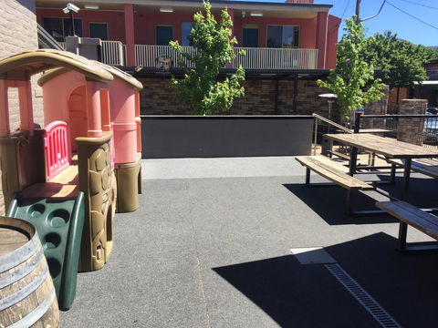 Alpine Hotel Bright - Phillip Island Accommodation 2