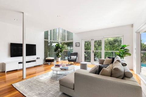 Amalfi Dream - Luxury Villa With Pool And Spa, Walk To Beach And Shops - Phillip Island Accommodation 3