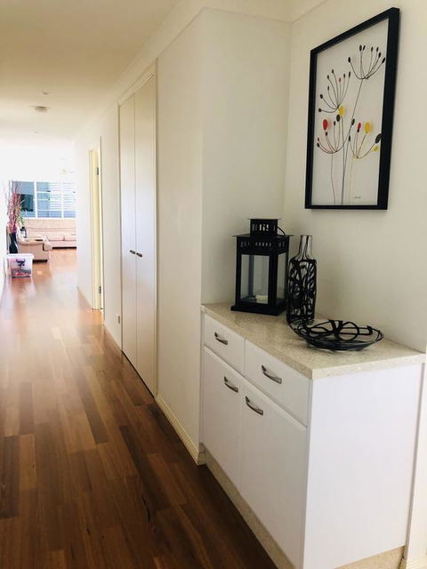 Amazing Apartment Ocean Views And Hot Tub On Balcony - Coolangatta - Phillip Island Accommodation 3