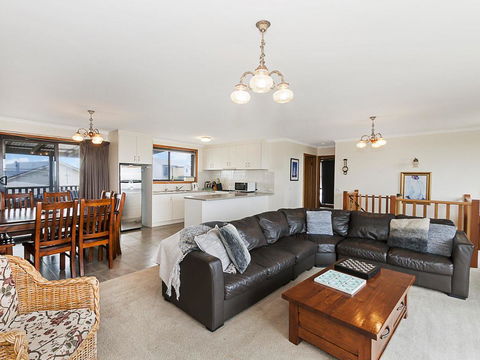 AMBIENCE BY THE SEA - Phillip Island Accommodation 0