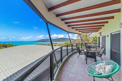 Ambience Of Airlie - Airlie Beach - Phillip Island Accommodation 3