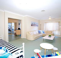 Anaheim Entertainer by Getastay