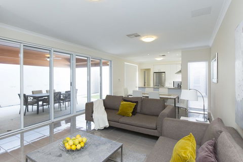 Anastasia Villa - Phillip Island Accommodation 1