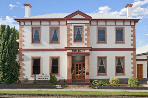 Annesley House - Phillip Island Accommodation 0