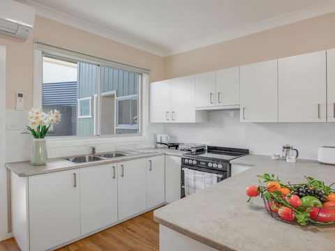 Antonio's Paradise - Spectacular Views Over Warrain Beach - Phillip Island Accommodation 1