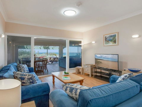 Antonio's Paradise - Spectacular Views Over Warrain Beach - Phillip Island Accommodation 2