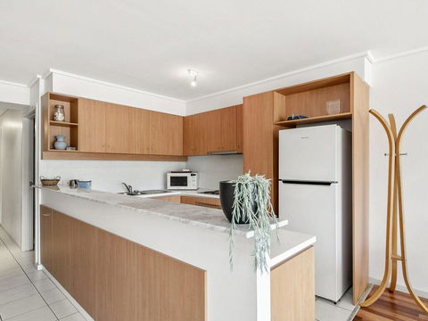 APARTMENT 23 PACIFIC APARTMENTS - Sit On The Deck And Soak In The View - Phillip Island Accommodation 2