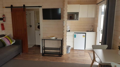 Appin Village - Phillip Island Accommodation 3