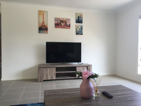 Apple House Point Cook - Phillip Island Accommodation 1