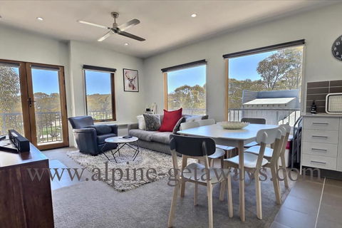 Apres - Phillip Island Accommodation 0