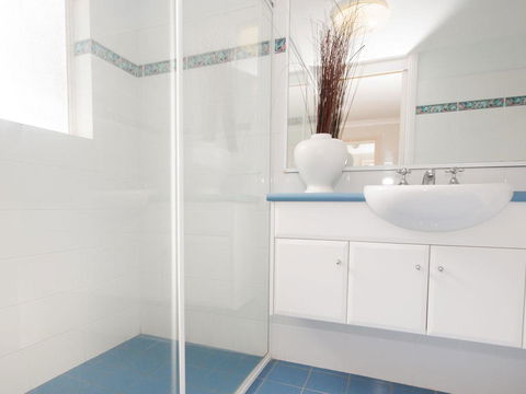 Aquarius Apartment 4 - Phillip Island Accommodation 3