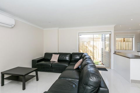 Aquilla Townhouse 6 - Phillip Island Accommodation 3