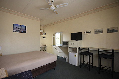 Aromet Motor Inn - Phillip Island Accommodation 1