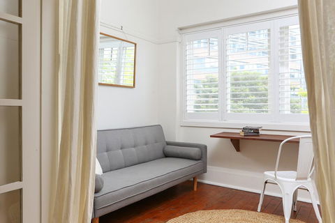 Art Deco Oasis Minutes From The City - Phillip Island Accommodation 2