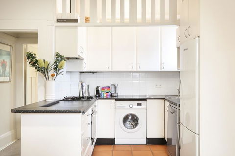 Art Deco Oasis Minutes From The City - Phillip Island Accommodation 3