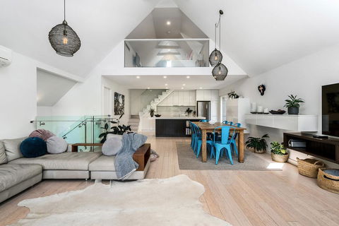 Arya Holiday House Byron Bay - Phillip Island Accommodation 1